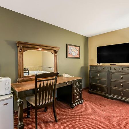 Econo Lodge Rice Lake Kültér fotó