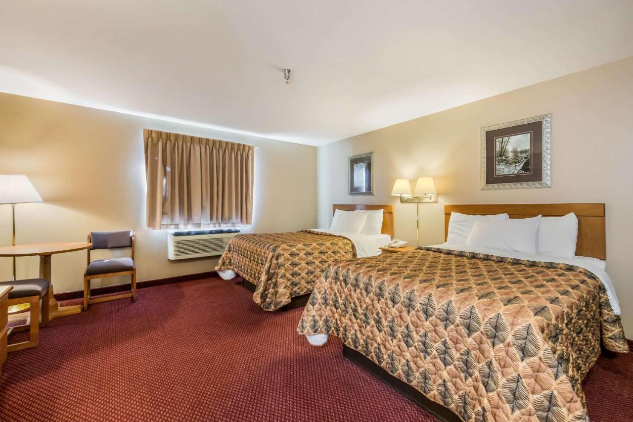 Econo Lodge Rice Lake Kültér fotó