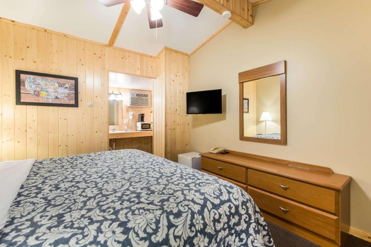 Econo Lodge Rice Lake Kültér fotó