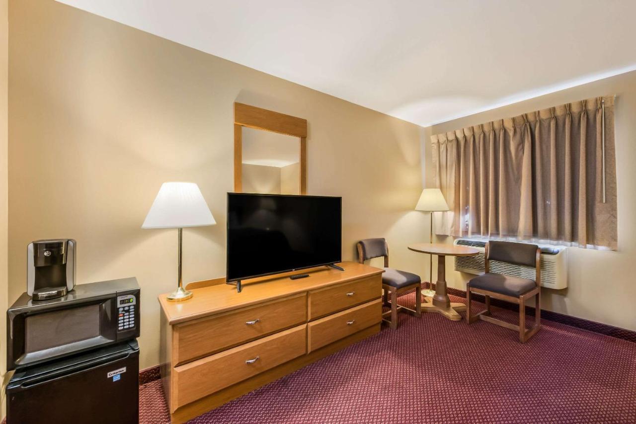 Econo Lodge Rice Lake Kültér fotó