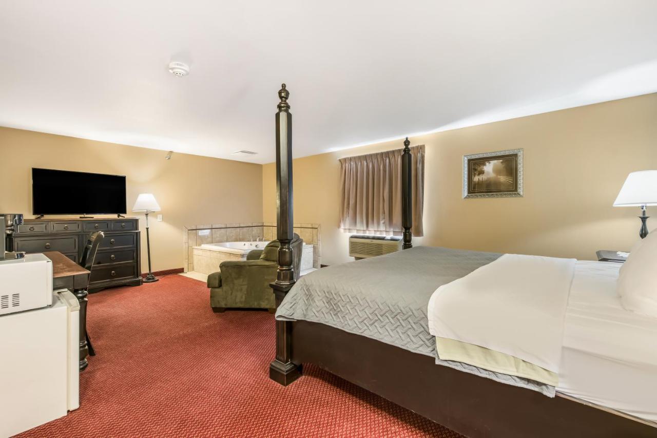 Econo Lodge Rice Lake Kültér fotó