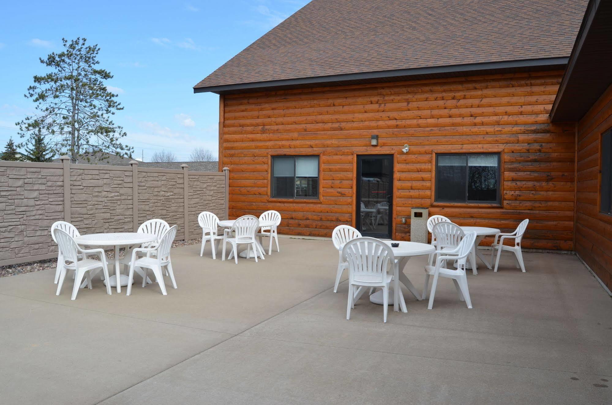 Econo Lodge Rice Lake Kültér fotó